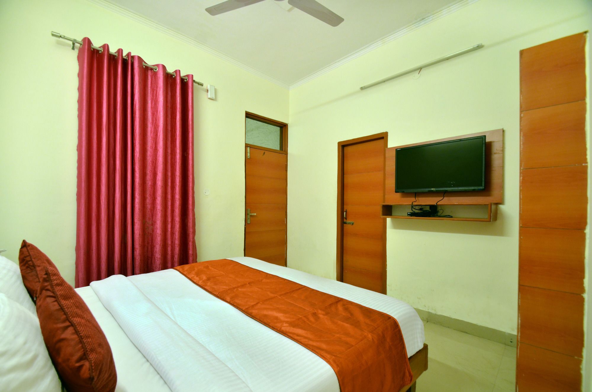 Oyo Platinum Inn Nayagaon Экстерьер фото