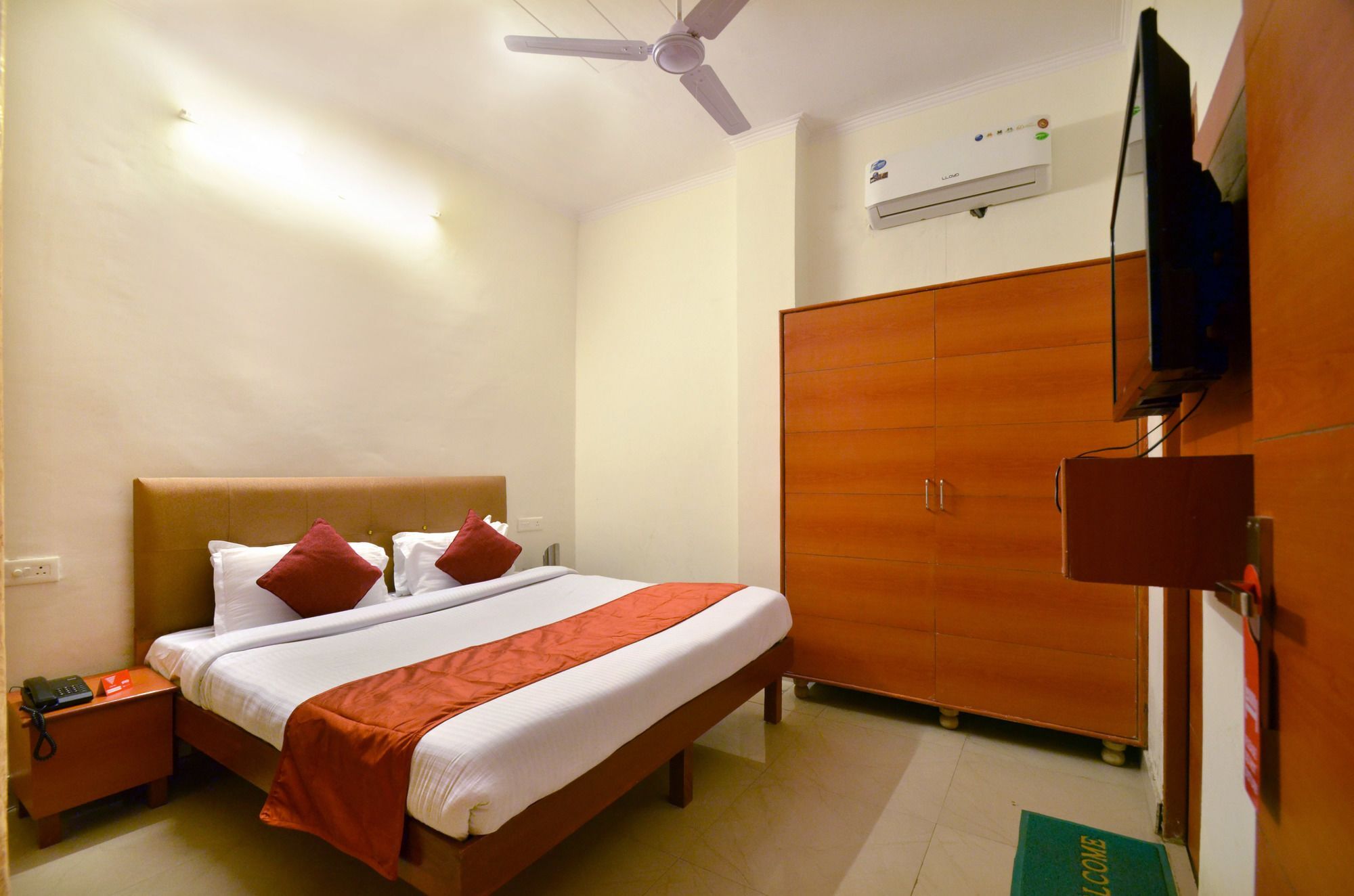Oyo Platinum Inn Nayagaon Экстерьер фото